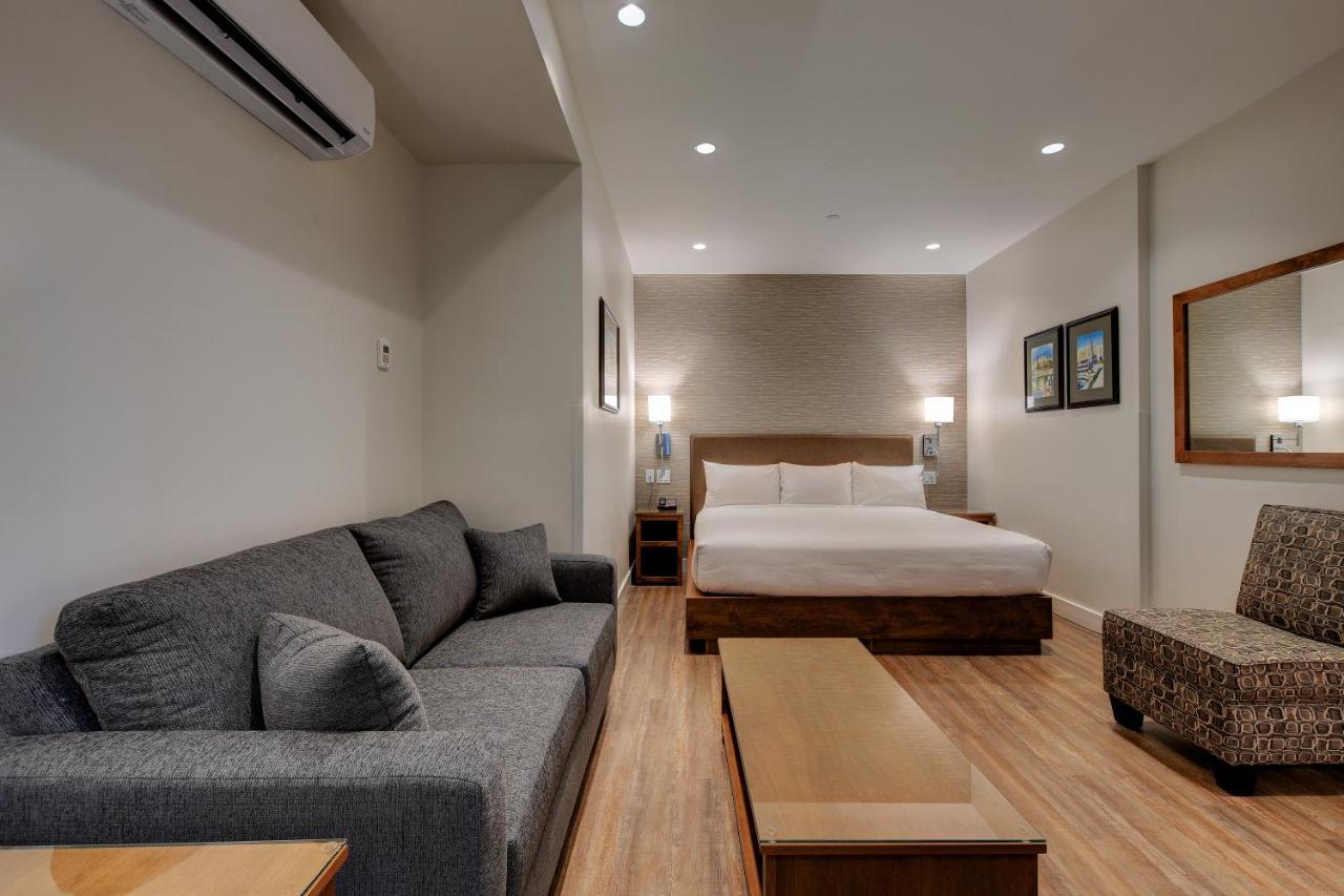 Strathcona Hotel Виктория Екстериор снимка