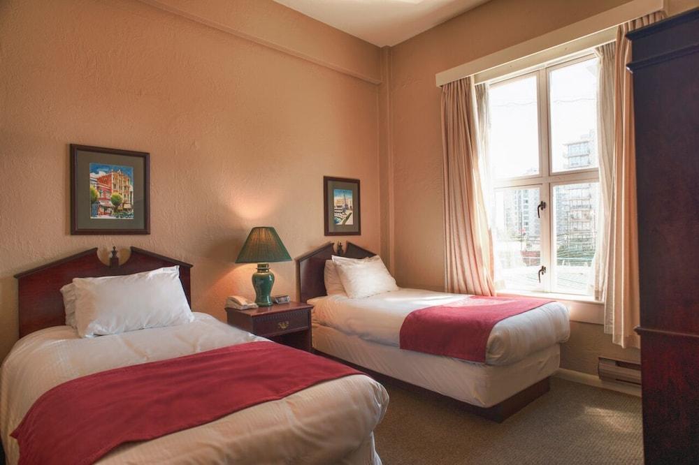 Strathcona Hotel Виктория Екстериор снимка