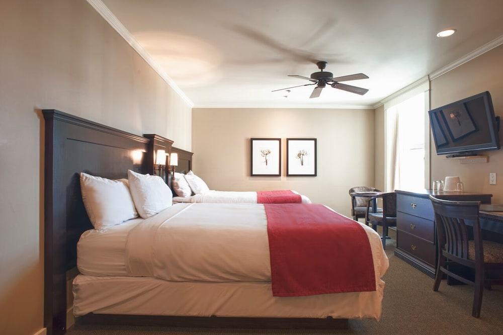 Strathcona Hotel Виктория Екстериор снимка