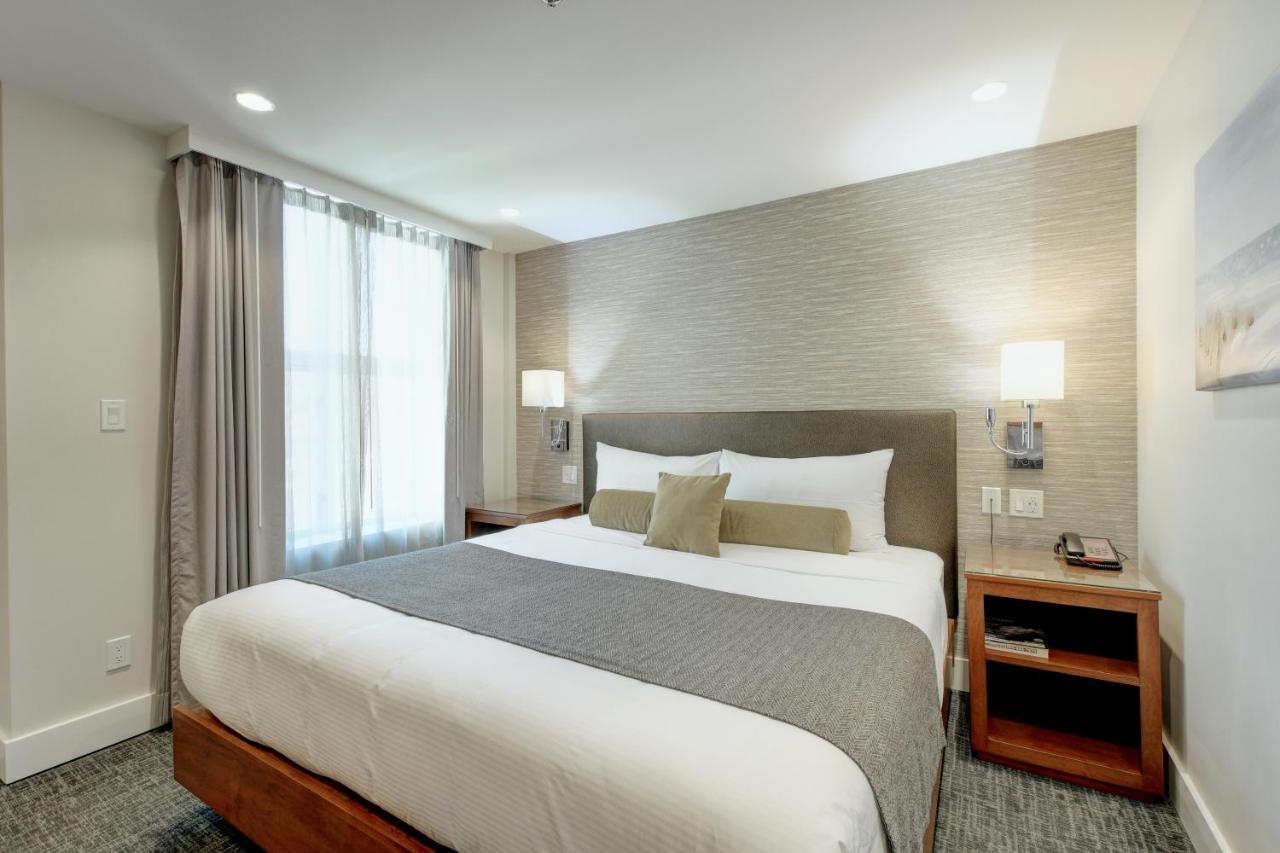 Strathcona Hotel Виктория Екстериор снимка
